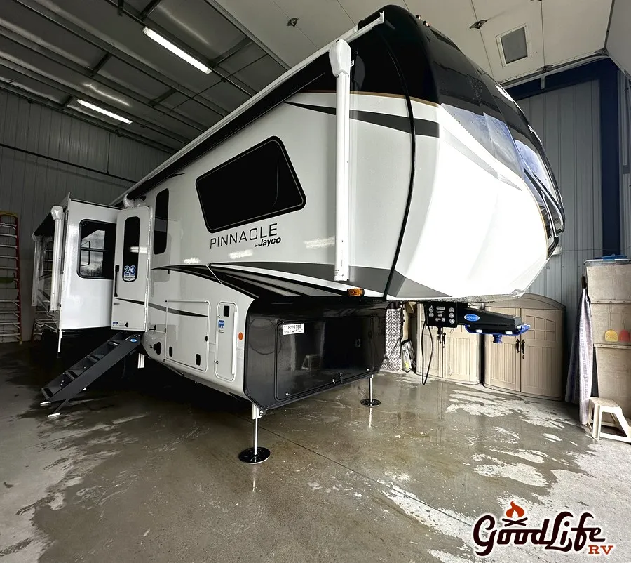 2026 Jayco Pinnacle 32RLTS - Photo 2