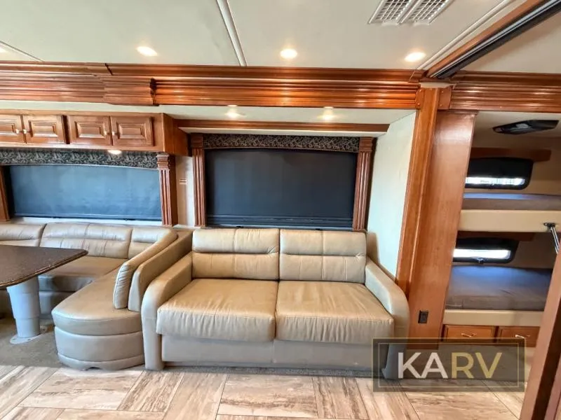 2017 Fleetwood Discovery LXE 40G - Photo 4