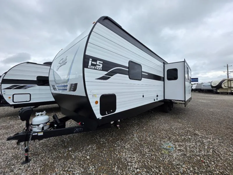 2026 Shasta RVs i-5 Edition 533BH, Photos photo 3
