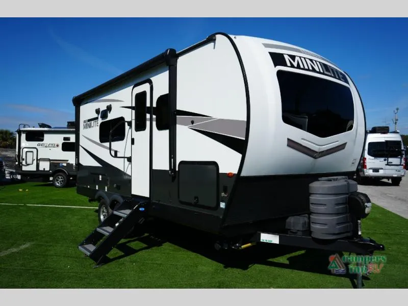 2024 Forest River Rockwood Mini Lite 2109S - Photo 2