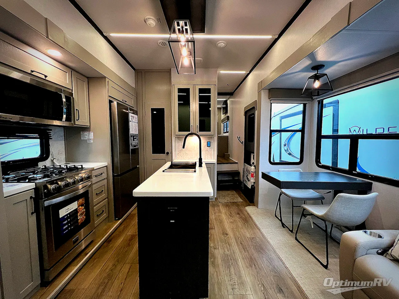 2025 Palomino Columbus 376DS - Photo 4