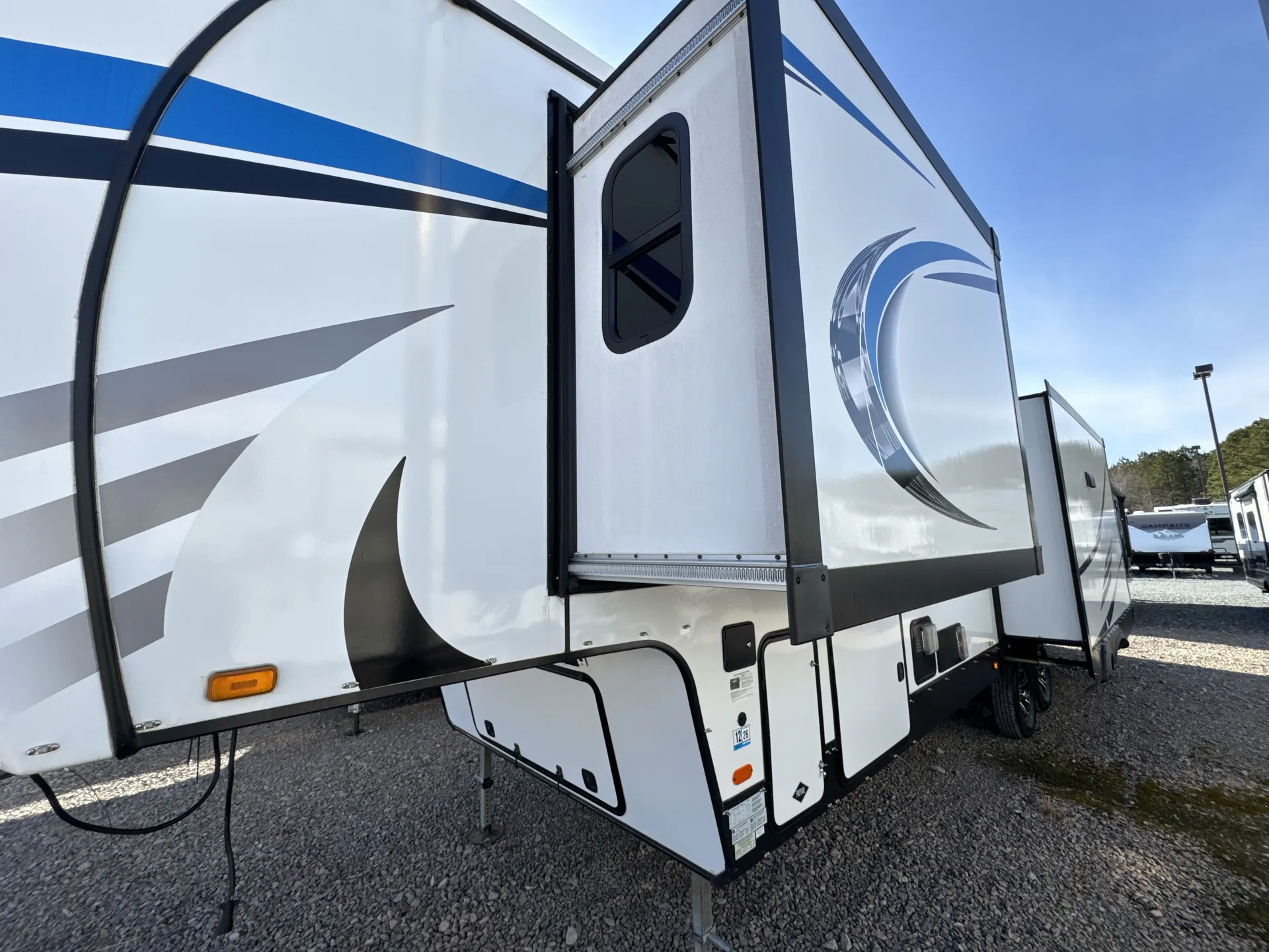 2021 Forest River Wildcat 336RLS — off campside