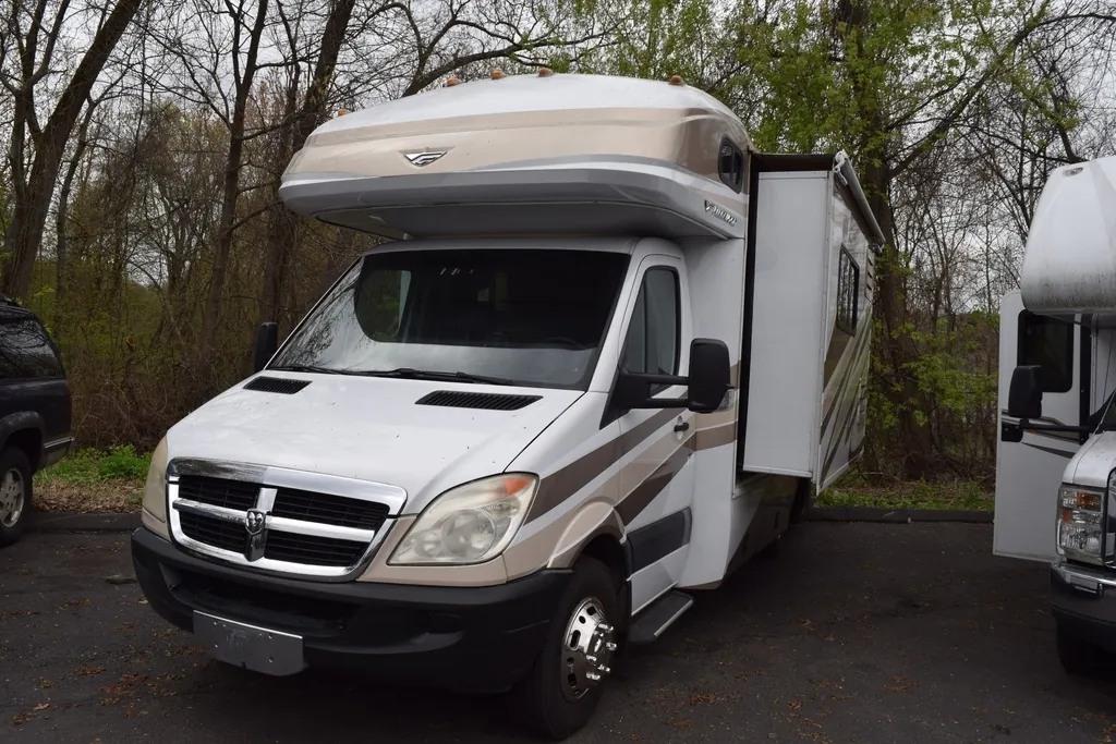 2009 Fleetwood Pulse 24D - Photo 3