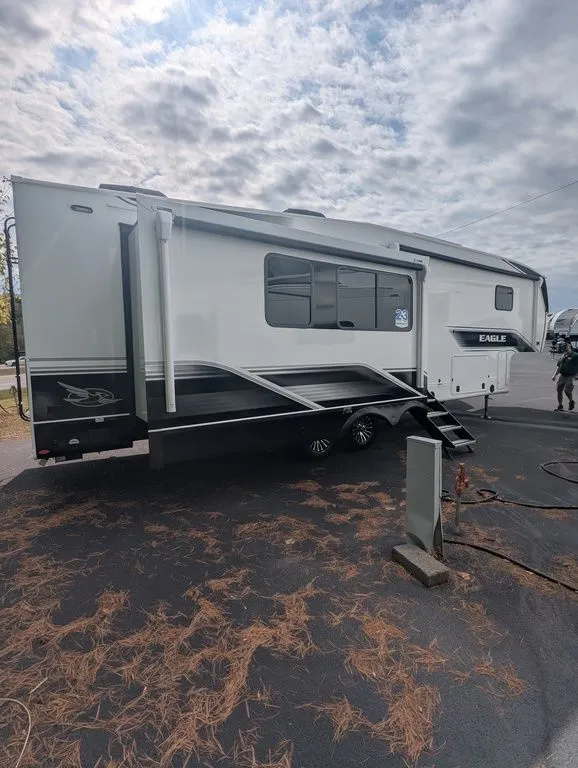 2026 Jayco Eagle 365UKTS - Photo 2