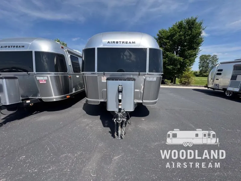 2025 Airstream Globetrotter 27FB - Photo 4