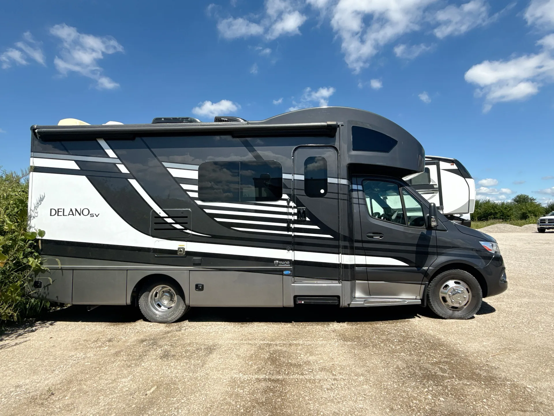 2022 Thor Motor Coach Delano 24TT — campside
