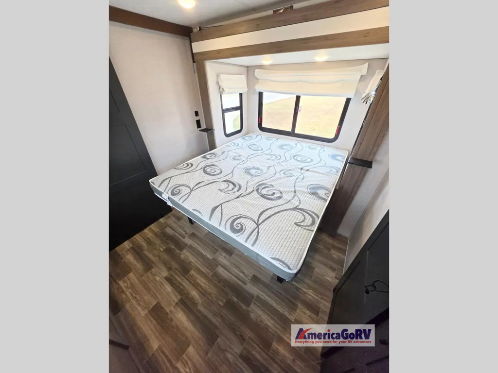 2024 Forest River Vibe 34XL, Photos photo 12