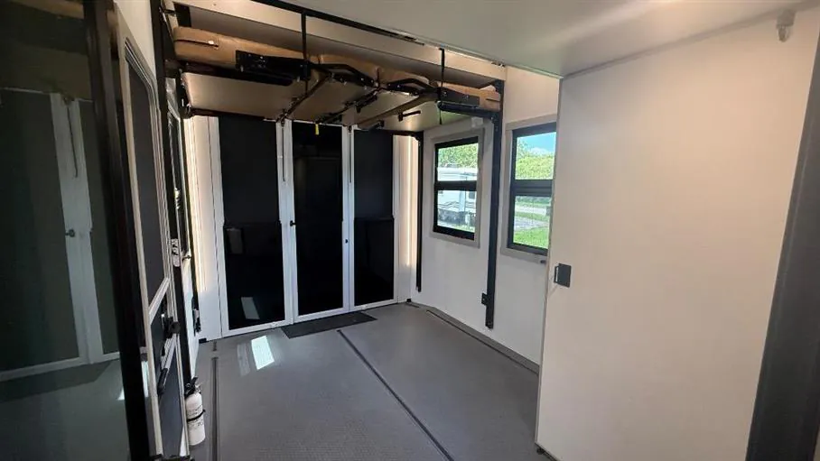 2025 Brinkley Model G 4100, Photos photo 40
