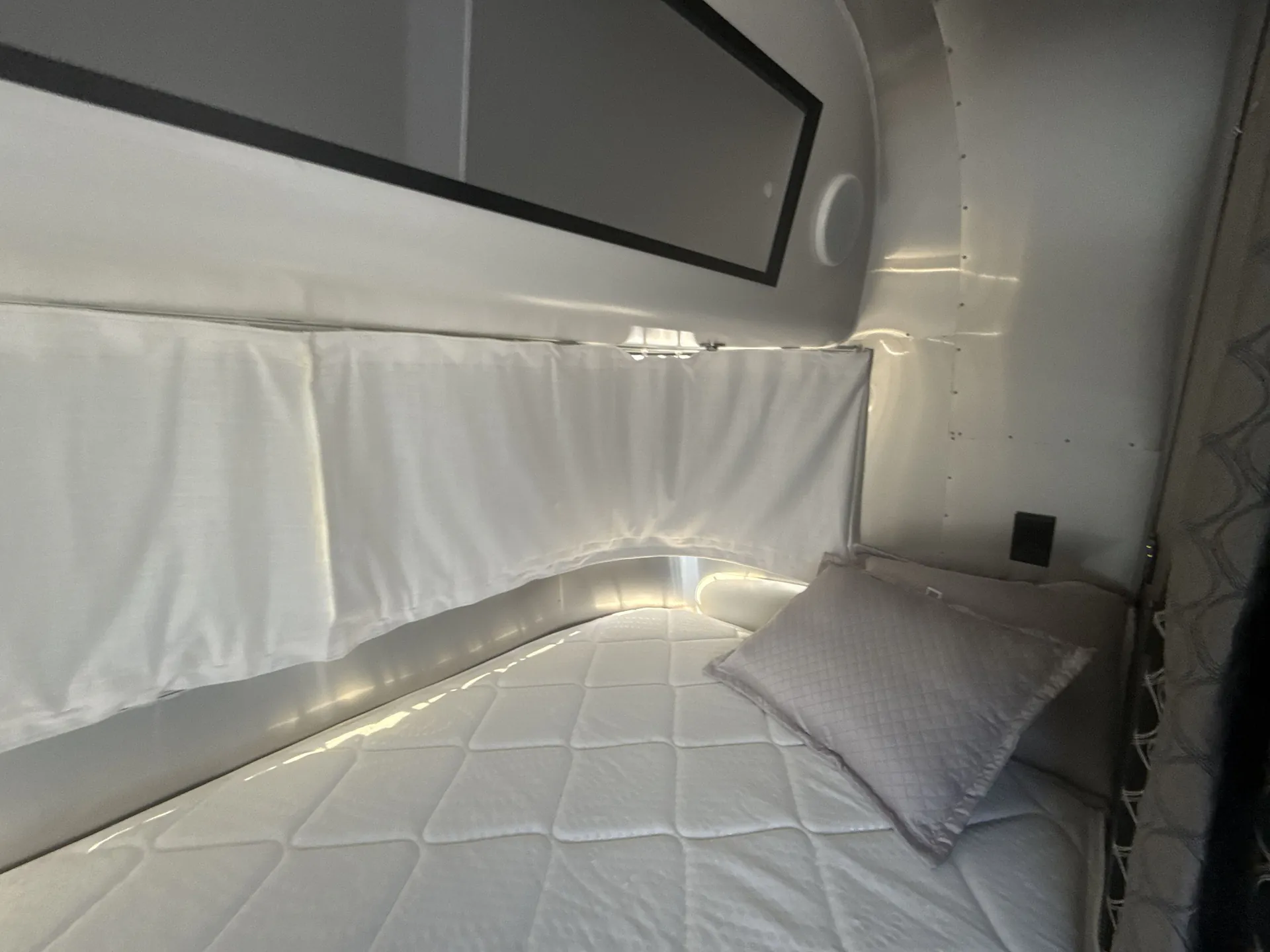 2022 Airstream Caravel 20FB — living area main