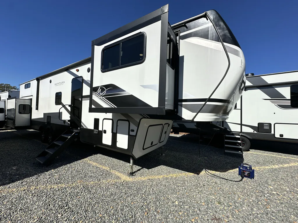 2024 Keystone Montana High Country 377FL, Photos photo 5