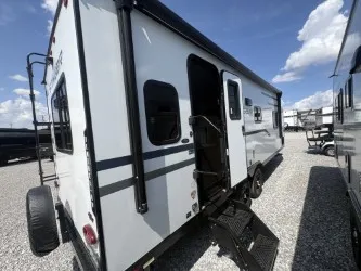2026 Venture RV SportTrek Stinger STS232VRL - Photo 4