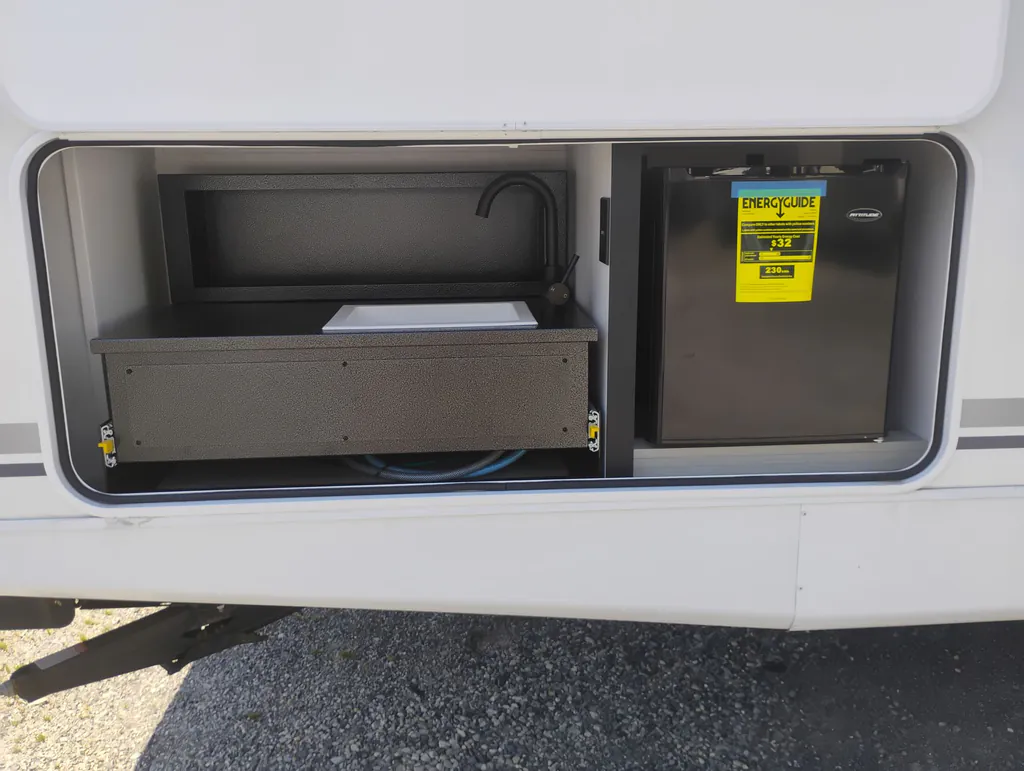 2026 Coachmen Freedom Express Select 30SE, Photos photo 11