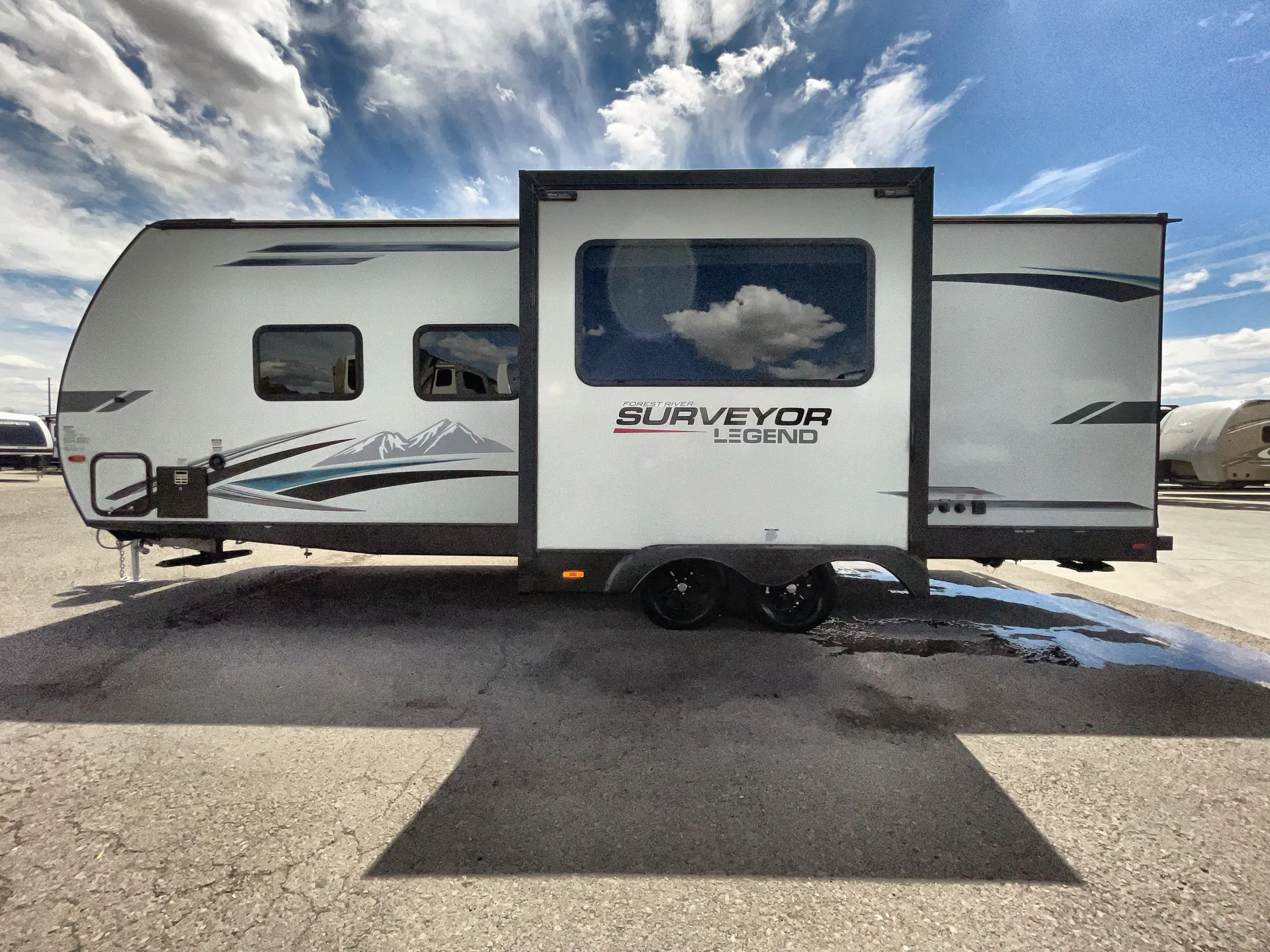 2022 Forest River Surveyor Legend 252RBLE — off campside