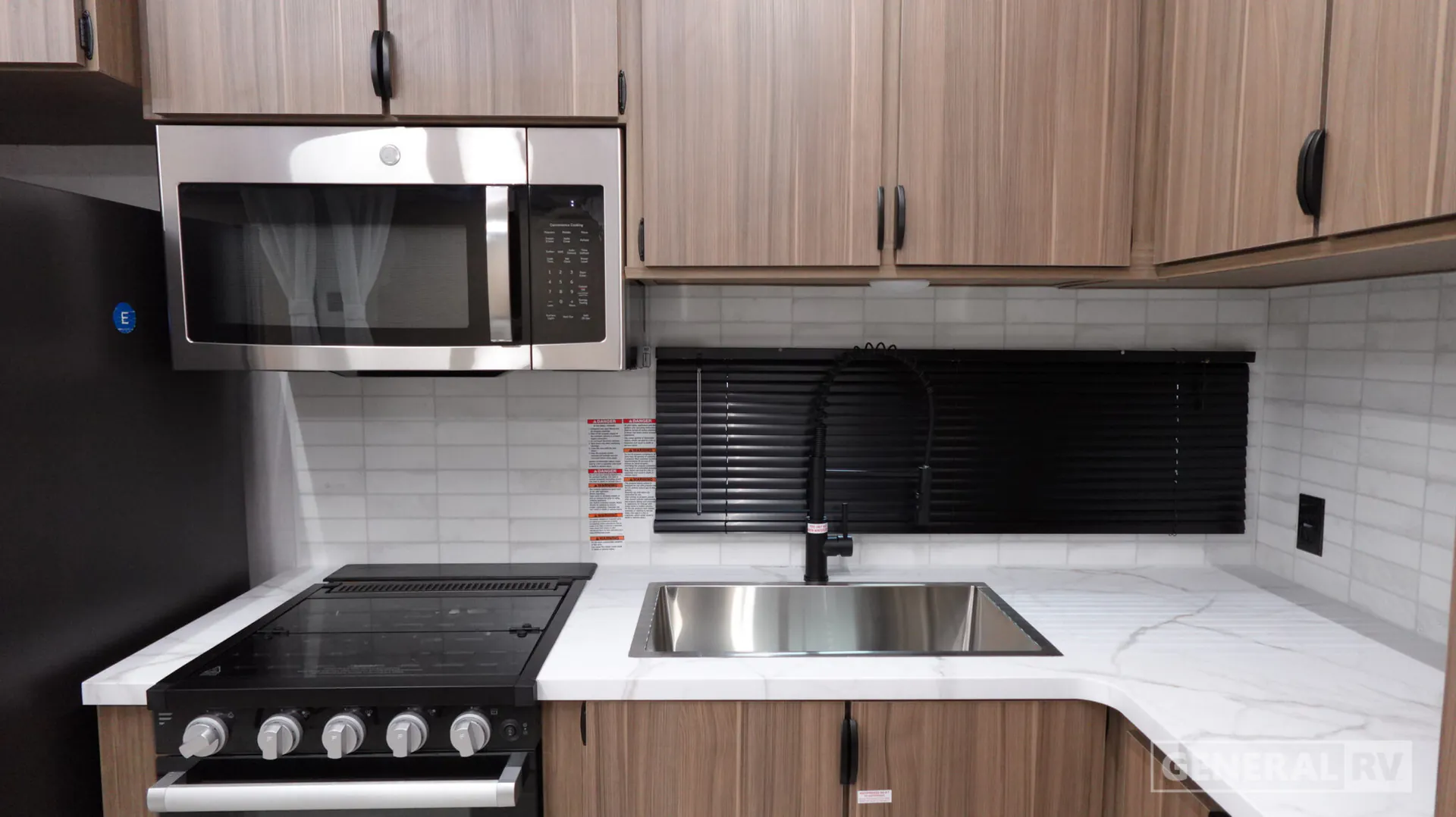 2027 Forest River Salem Villa 353FLFB — Photo 6