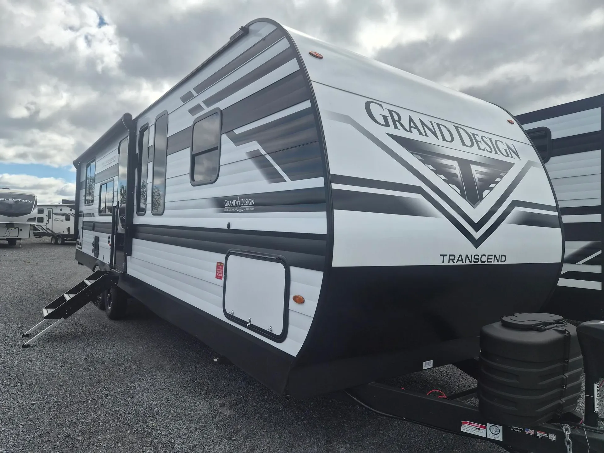 2026 Grand Design Transcend 285RKT - Photo 2