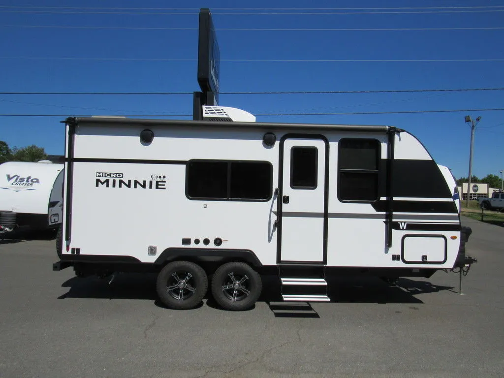 2025 Winnebago Micro Minnie 2108FBS - Photo 2