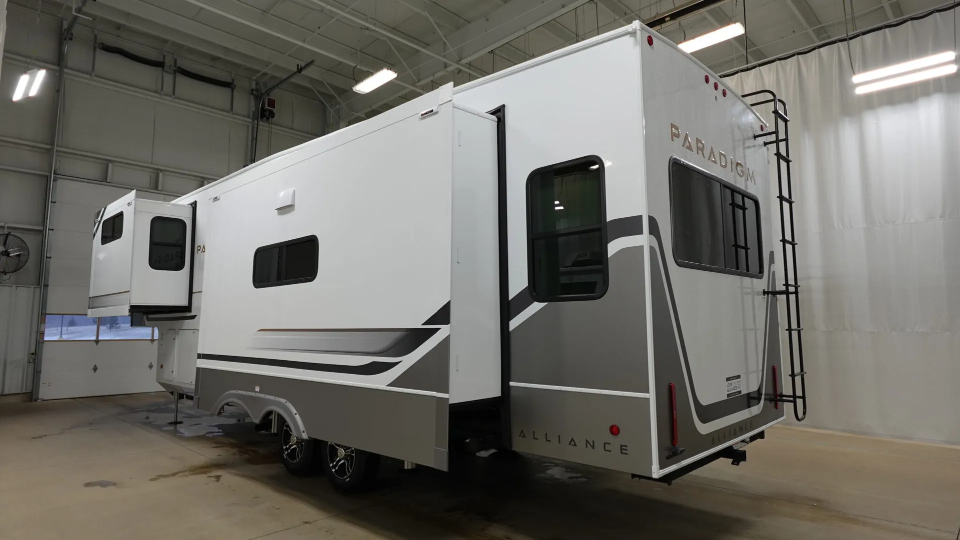 2026 Alliance RV Paradigm 310RL - Photo 4