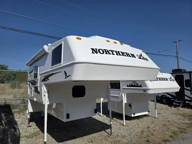2027 Northern Lite Limited Edition 9-6LEWB - Main photo