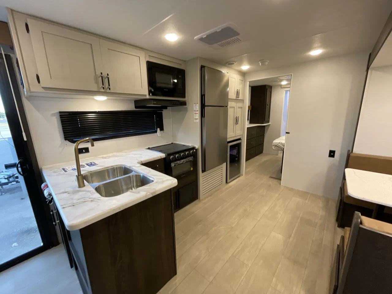 2026 CrossRoads Zinger 390DB - Photo 4