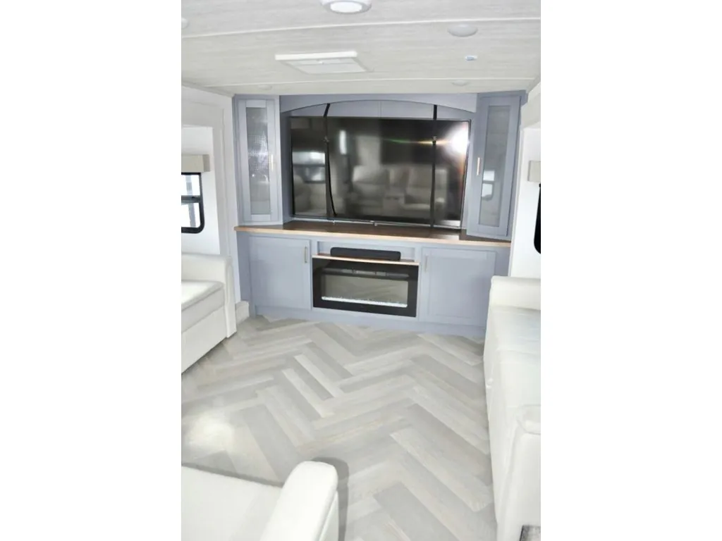 2025 Prime Time Crusader 375FLS, Photos photo 20