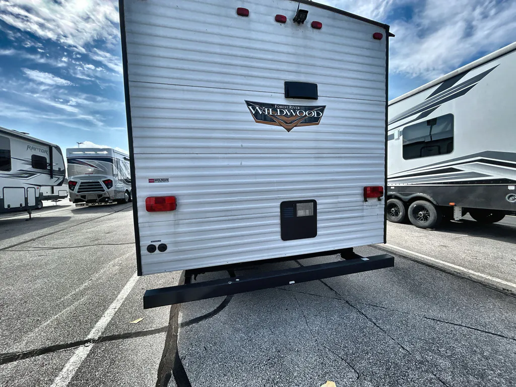 2021 Forest River Wildwood 27RKS, Photos photo 2