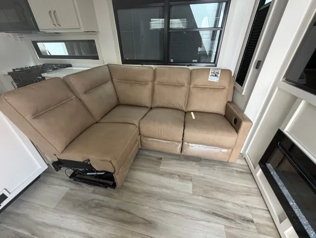 2027 Brinkley Model G 3970, Photos photo 7