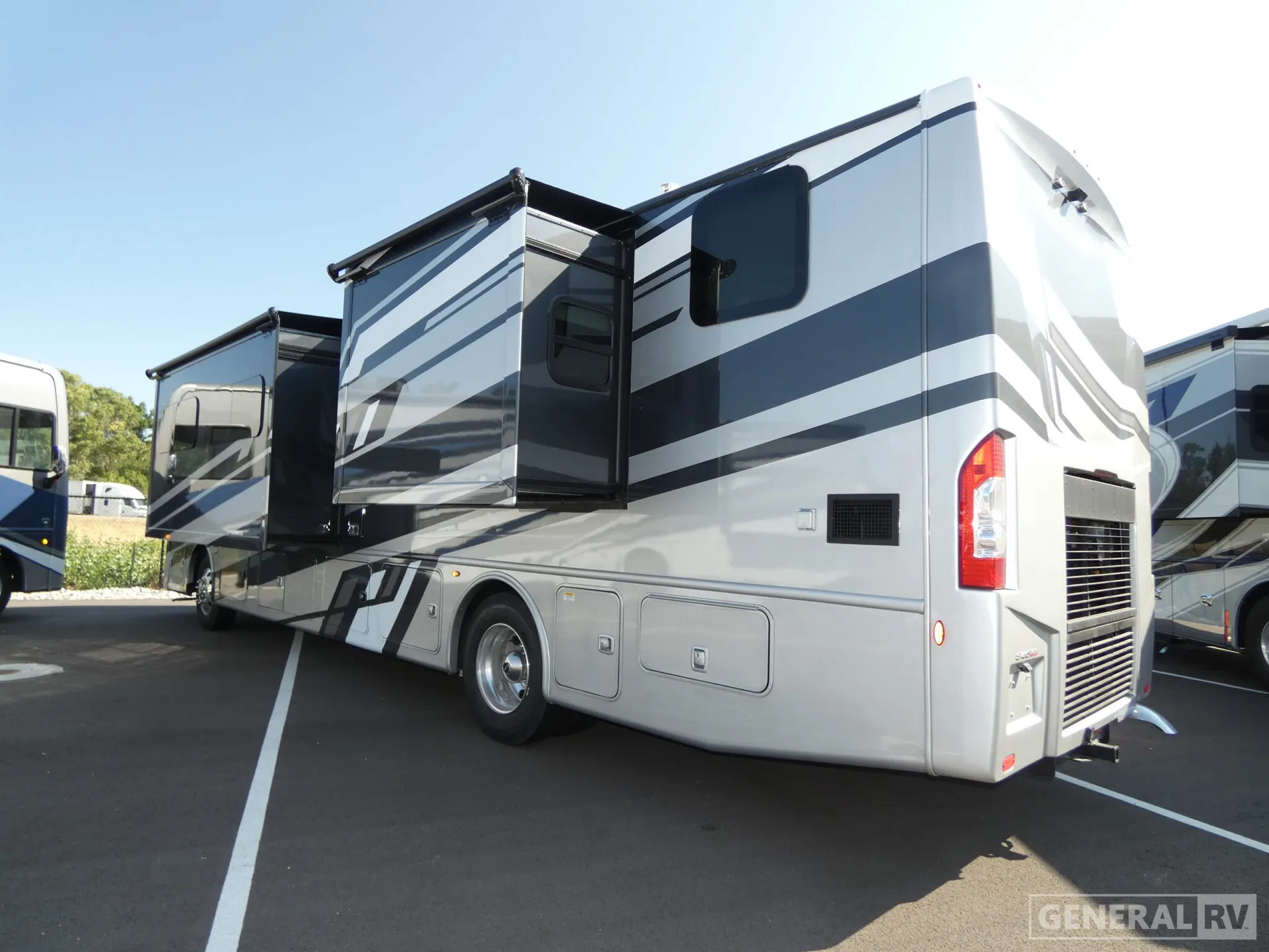 2026 Thor Motor Coach Palazzo GT 37.5 - Photo 4