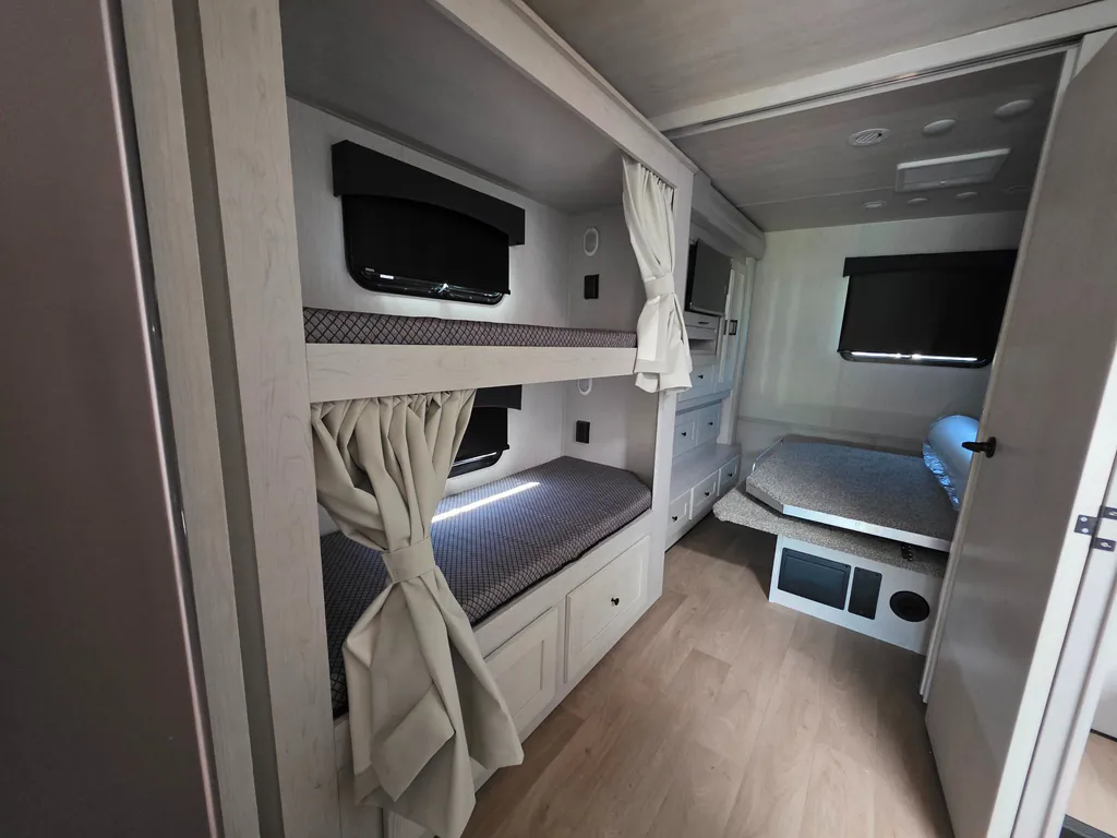 2026 Nexus Ghost 36DS, Photos photo 49