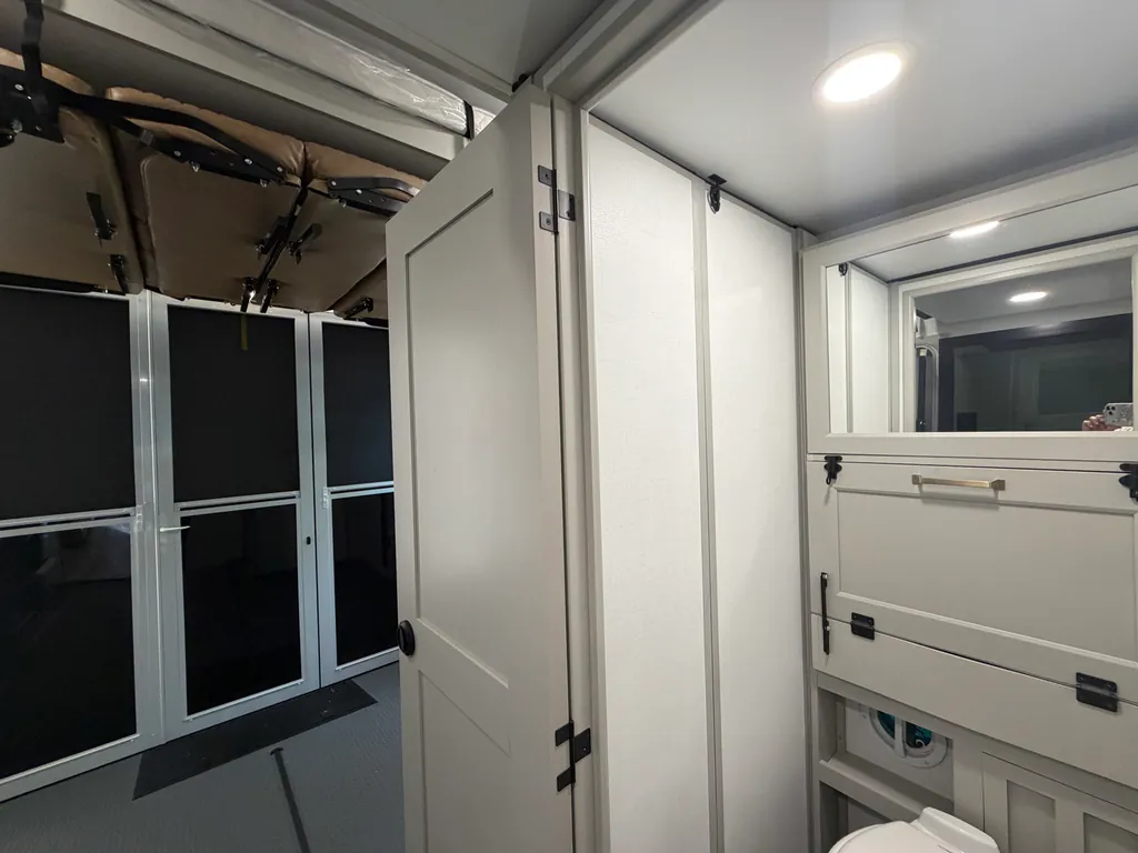 2026 Brinkley Model G 3520, Photos photo 14