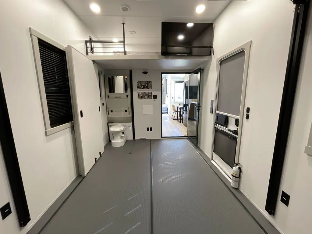 2026 Brinkley Model G 3950, Photos photo 34