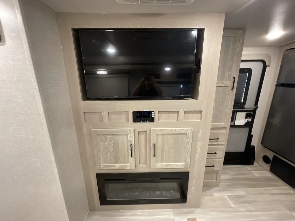 2022 Forest River Rockwood Ultra Lite 2614BS, Photos photo 17