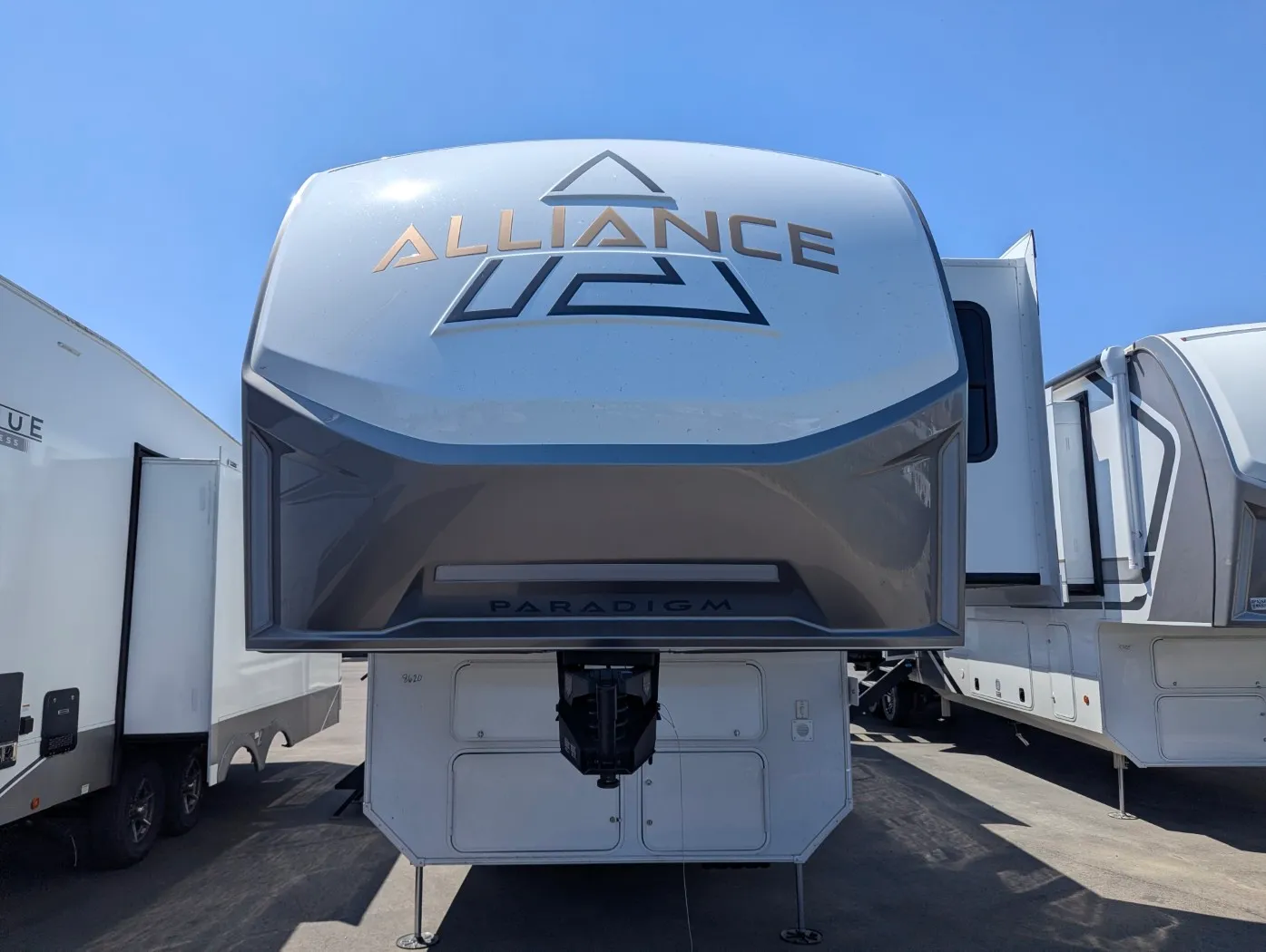 2027 Alliance RV Paradigm 310RL - Photo 3