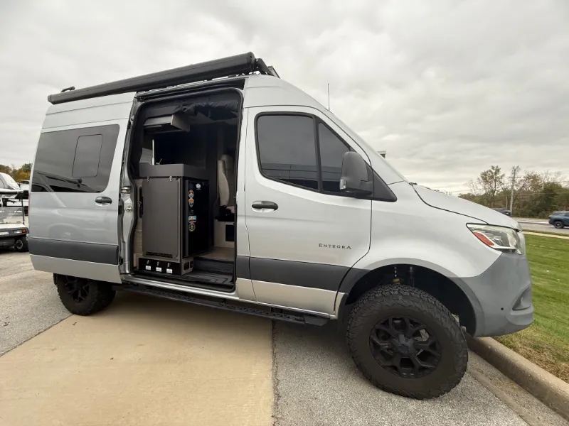 2021 Entegra Coach Launch 19Y - Photo 4