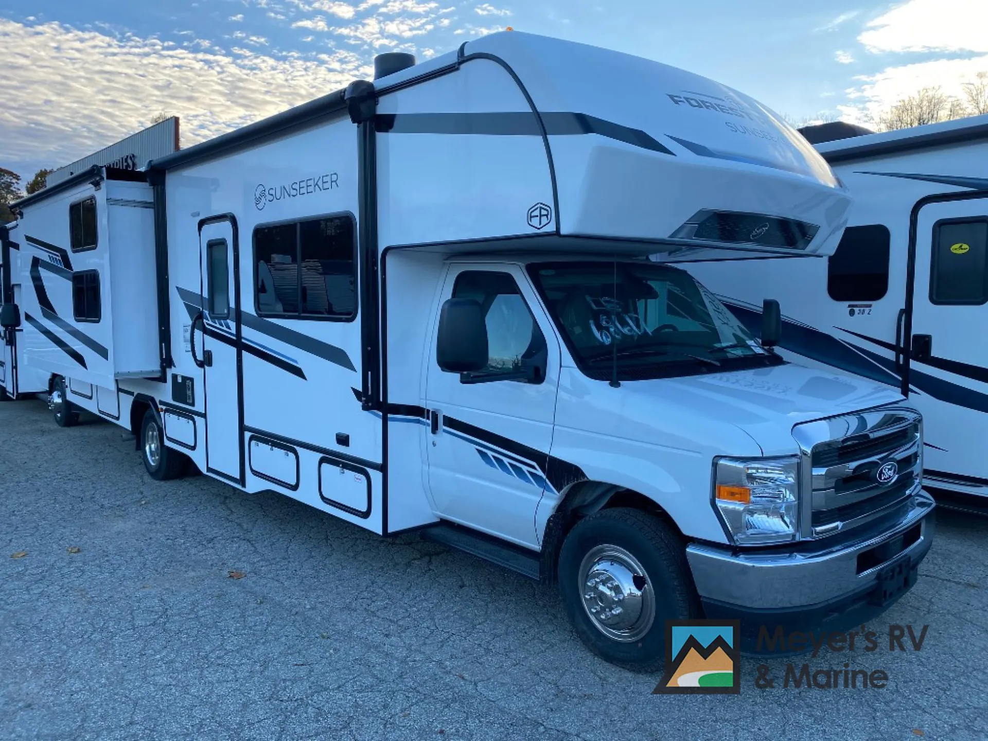 2026 Forest River Sunseeker LE 3250DSLE