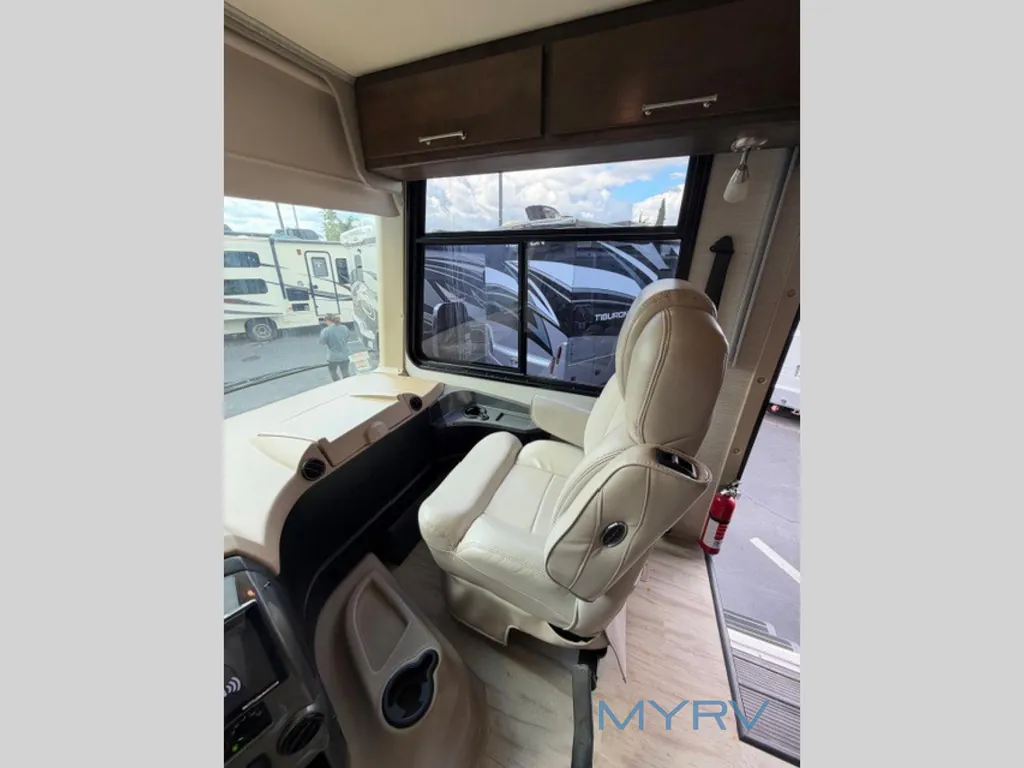 2019 Entegra Coach Emblem 36U, Photos photo 10