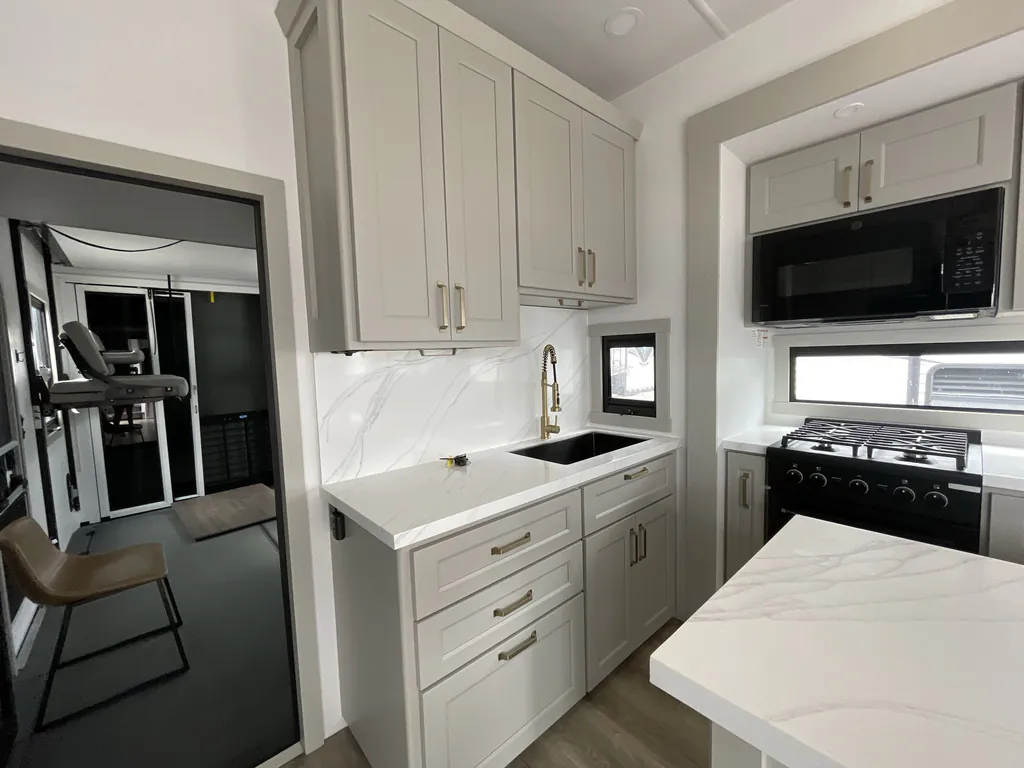 2025 brinkley Model G 3950, Photos photo 8