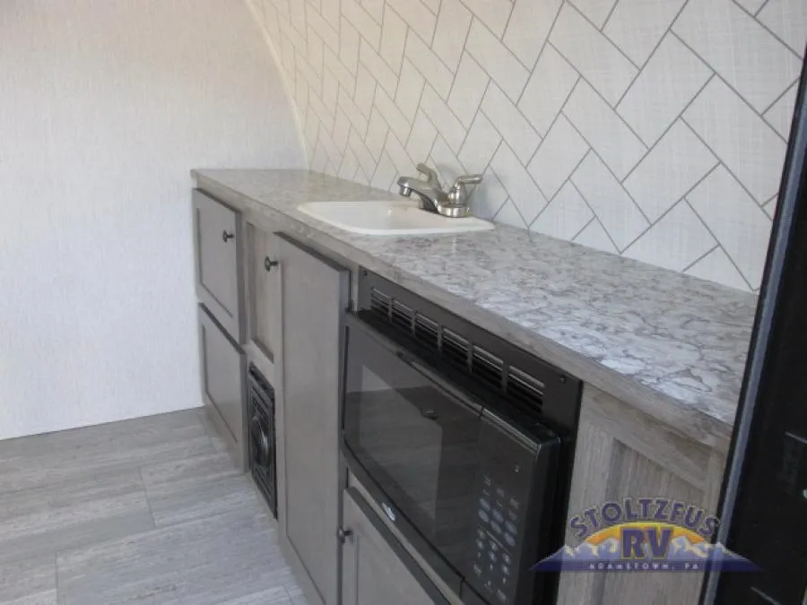 2025 Sunset Park RV SunRay 139T - Photo 4