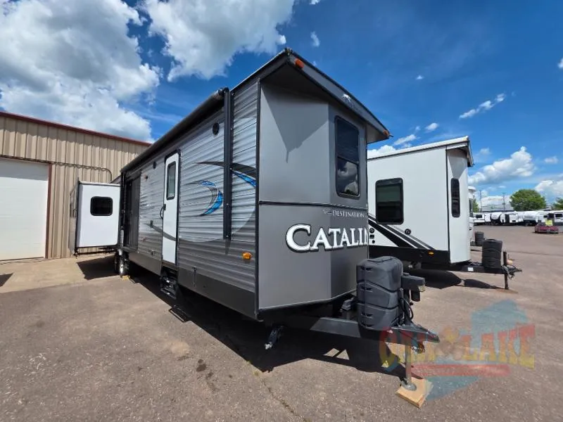 2018 Coachmen Catalina Destination Series 39RLTS - Photo 2