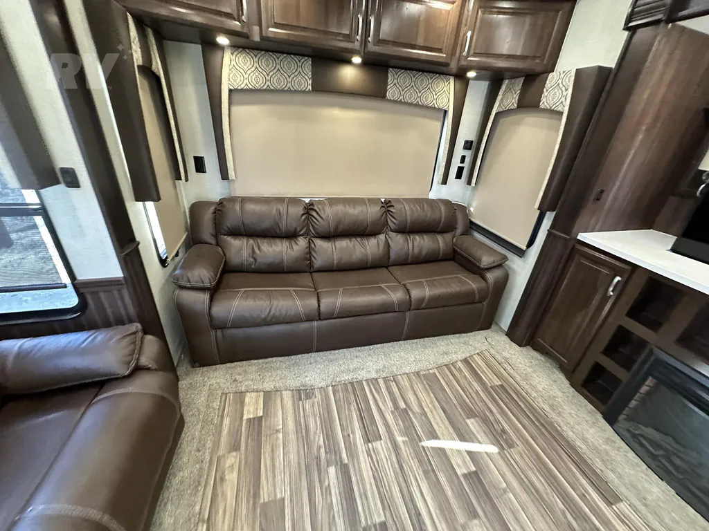 2017 Forest River Cardinal 3456RL, Photos photo 9