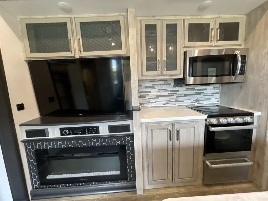 2022 Keystone Avalanche 390DS, Photos photo 14