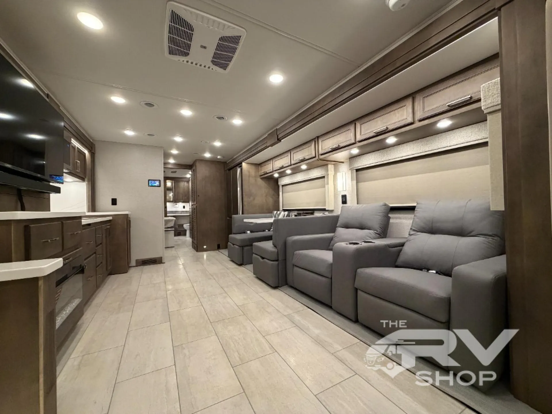 2027 Renegade RV Verona 40VTR - Photo 4