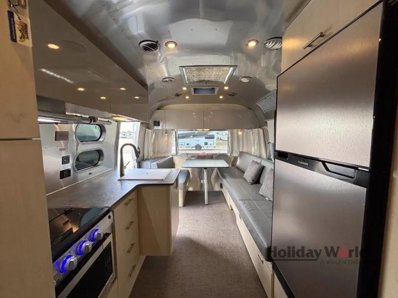 2021 Airstream Flying Cloud 27FB - Photo 4