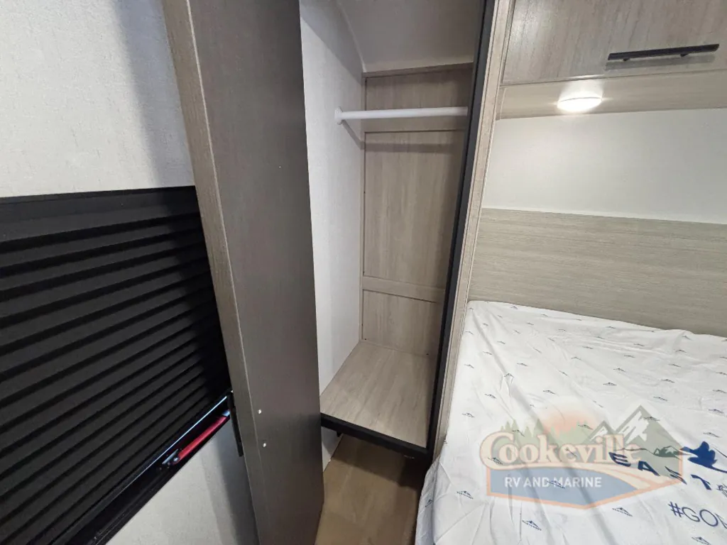 2027 East to West Acclaim 24RD, Photos photo 29