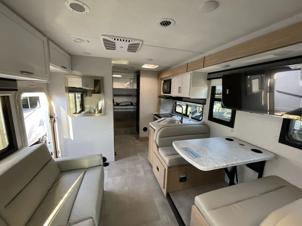 2026 Thor Motor Coach Freedom Elite 28HE, Photos photo 2