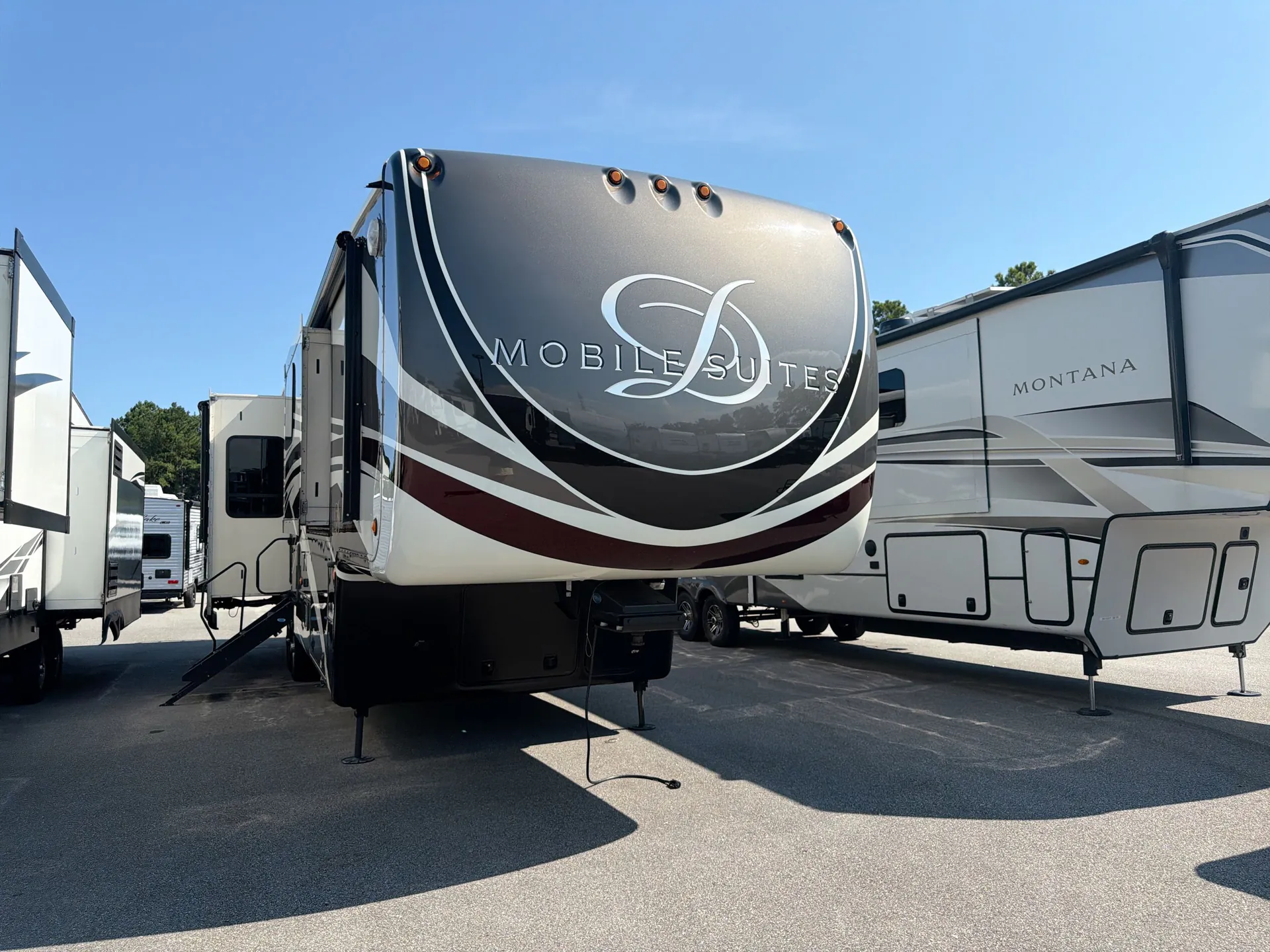 2019 DRV Mobile Suites 39DBRS3 - Photo 2