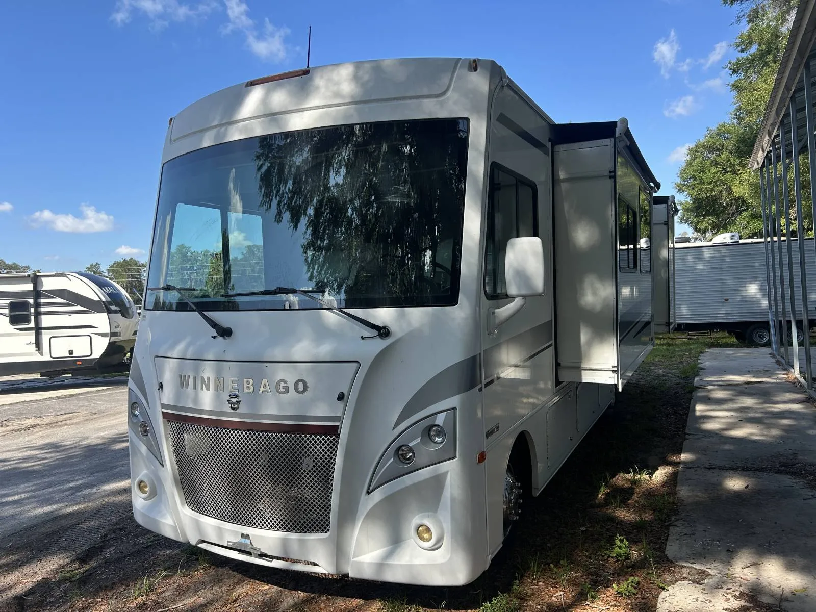 2018 Winnebago INTENT 30R - Photo 2
