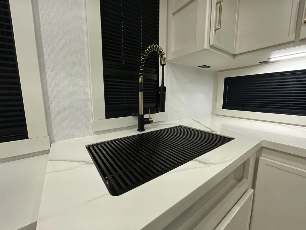 2025 Brinkley Model I 275, Photos photo 5