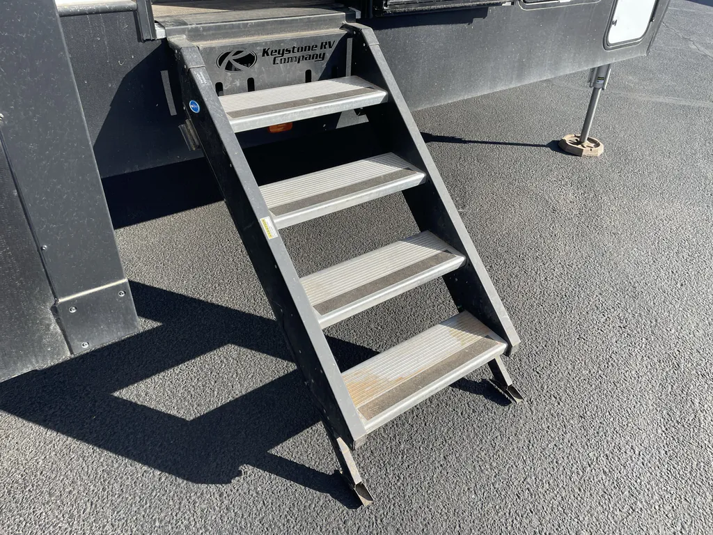 2021 Keystone Raptor 413, Photos photo 34