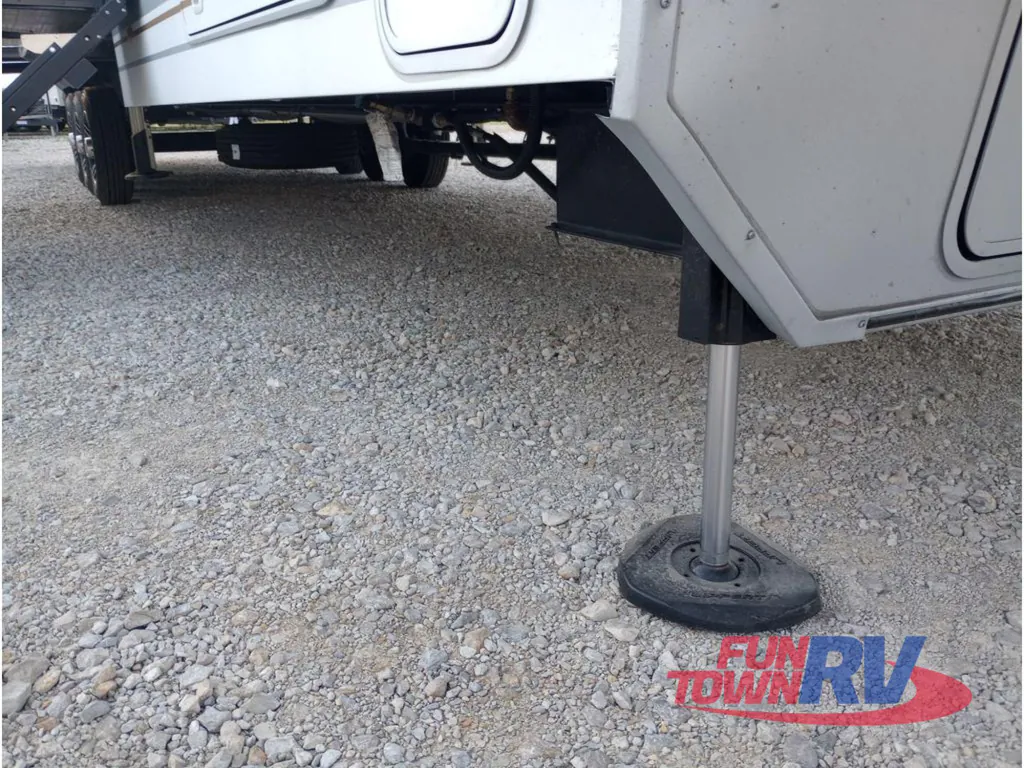 2026 Keystone Raptor 415, Photos photo 15