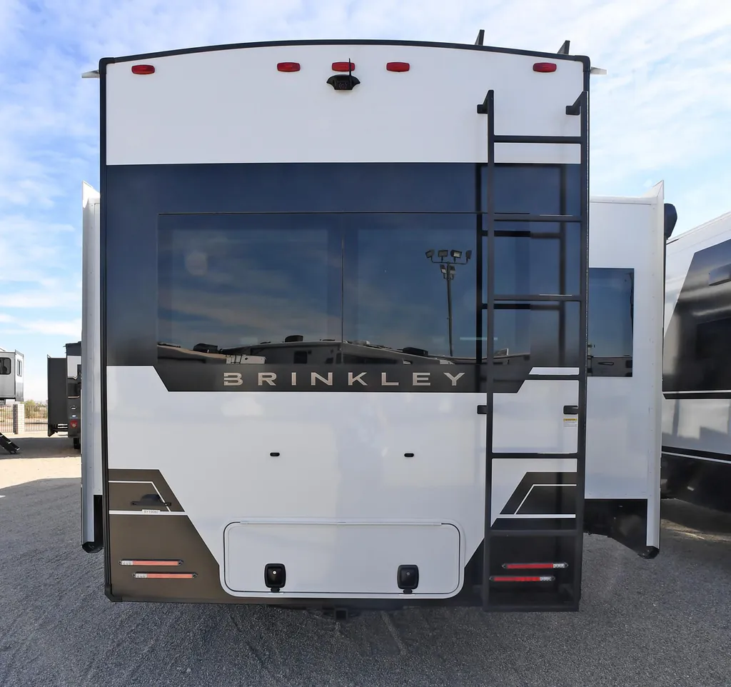 2026 Brinkley Model Z 3600, Photos photo 8